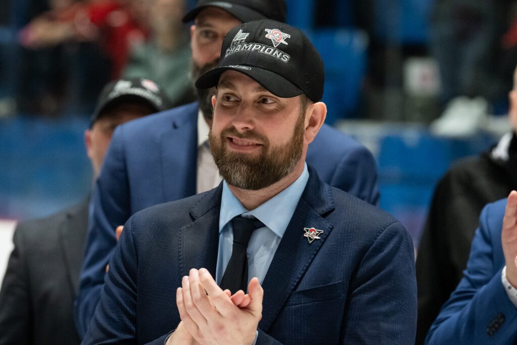 L’entraîneur-chef des Voltigeurs quitte le bateau pour de nouveaux défis