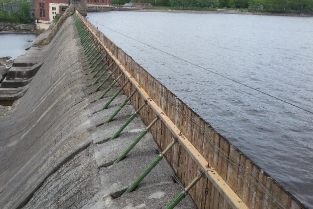 Les haussoirs maintenant installer sur la rivière Saint-François à Drummondville