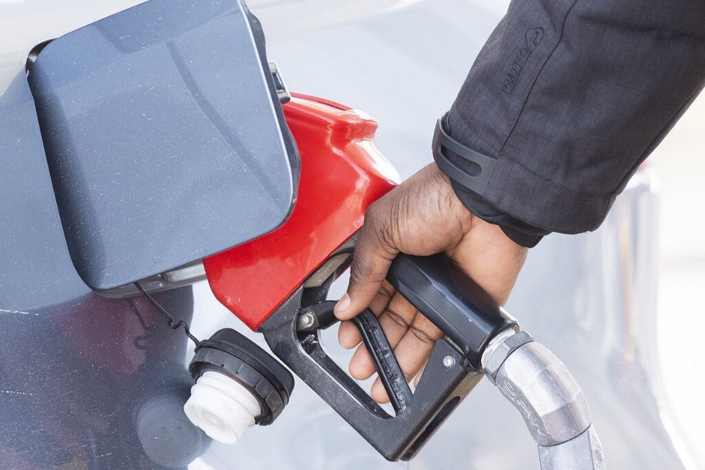 La baisse des prix de l’essence a fait ralentir l’inflation à 2,8 % en juin au pays