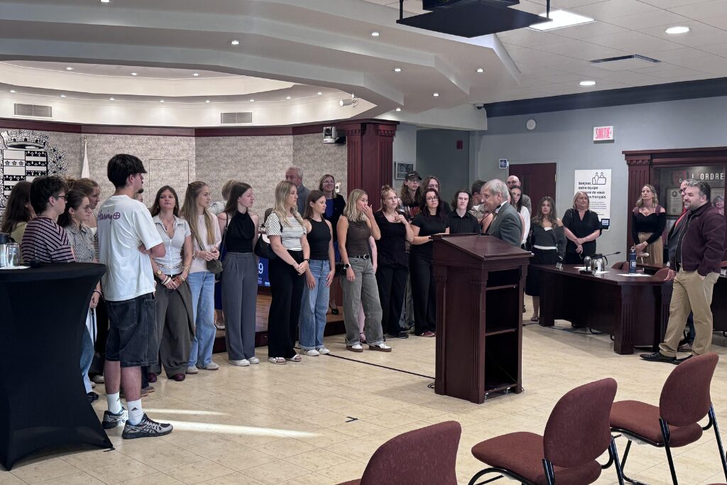Camp d’échange : 11 Français quittent Drummondville pour retourner à La Roche-Sur-Yon