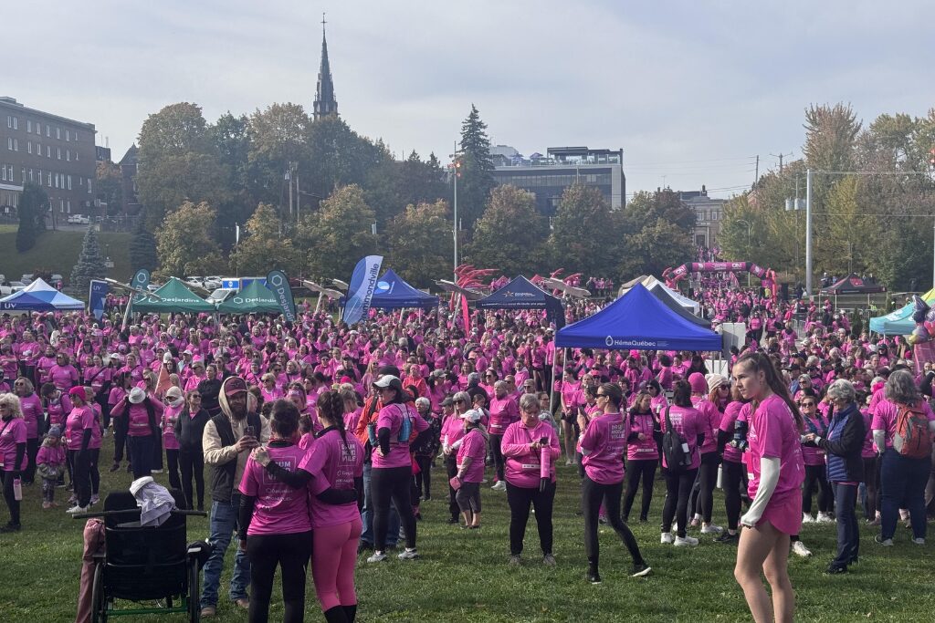 Une vague rose de 3062 femmes dimanche à Drummondville