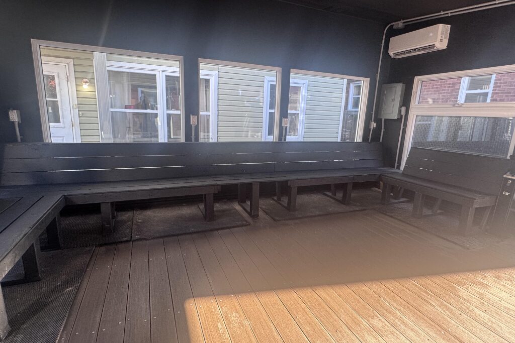 Une véritable halte-chaleur remplace maintenant la gazebo de l’Ensoleilvent